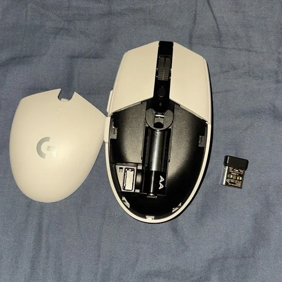 G305 LIGHTSPEED WIRELESS GAMING MOUSE WHITE - Picture 8 of 9